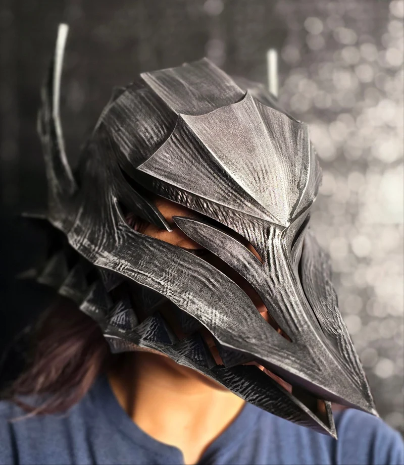 Mascara de berserker impresa en 3D y pintada a mano